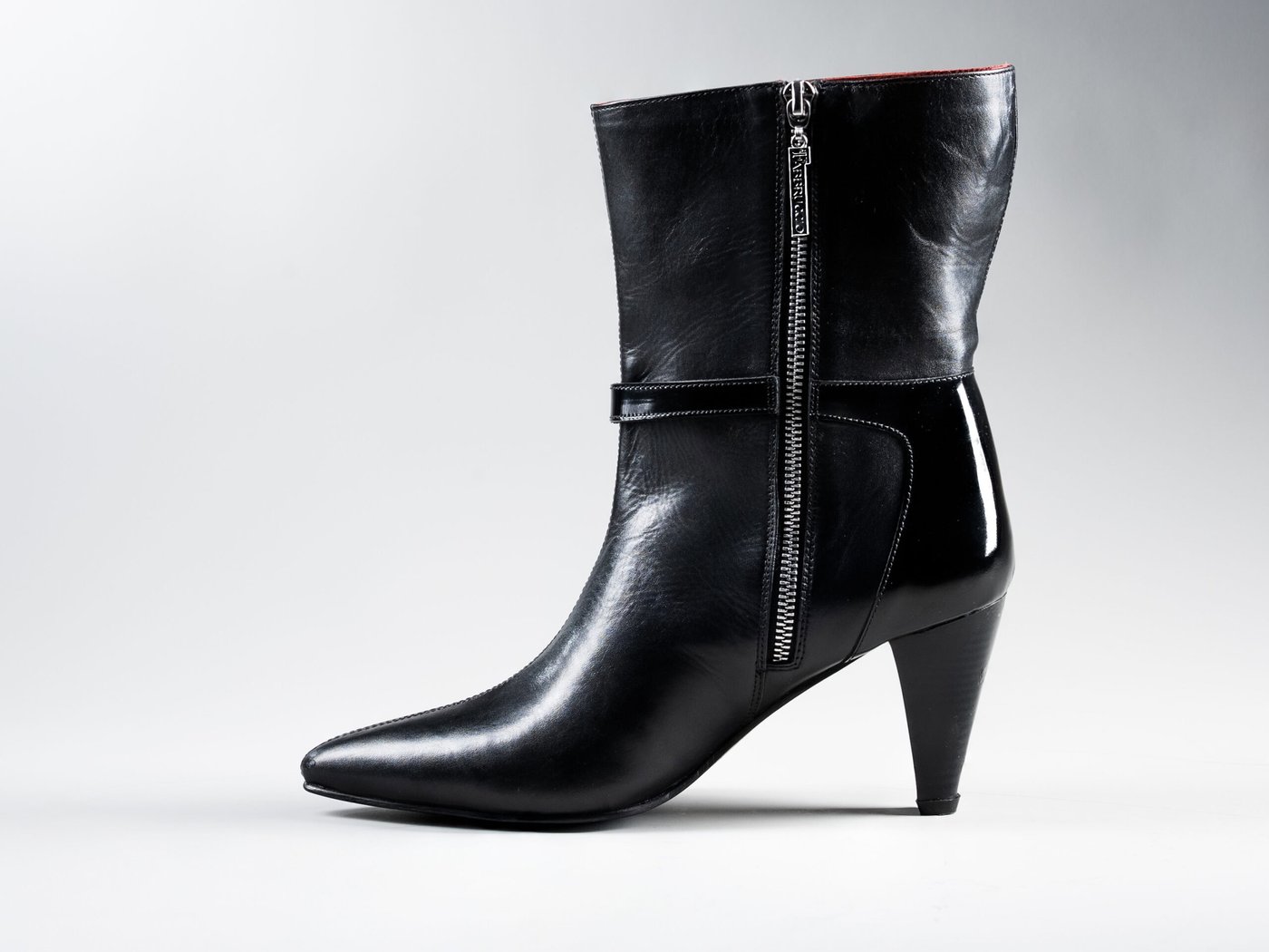 Cleopatra Black, side view showing the pencil heel profile