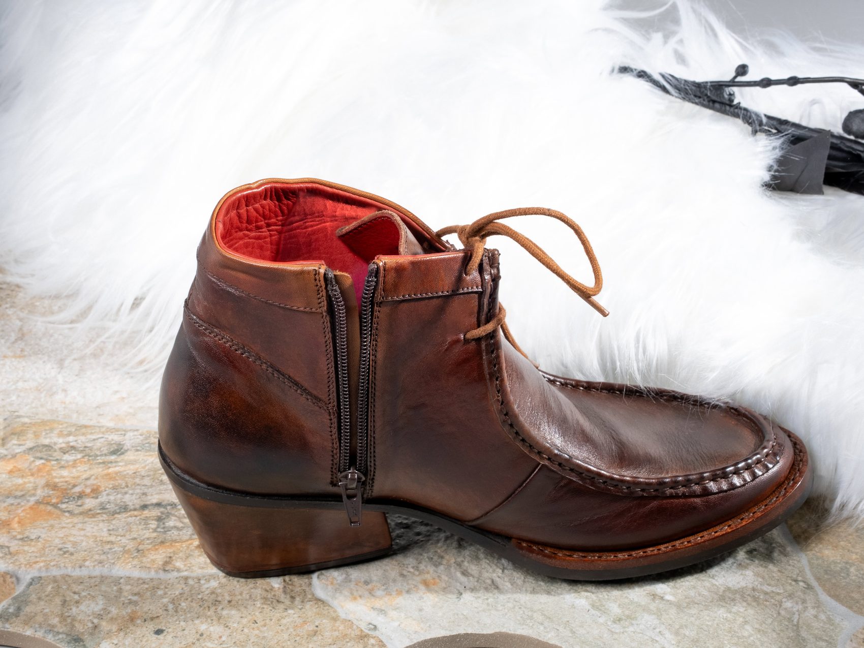 Full-grain cherry-red lining