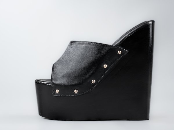 Amber Black
