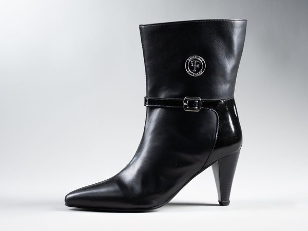 Cleopatra Black