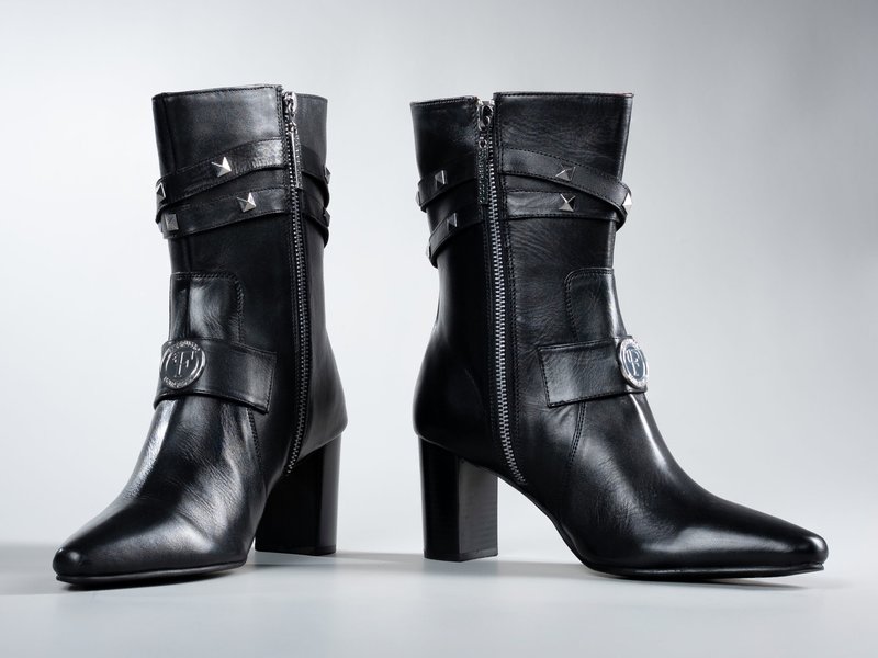 Paris – Black — front view
