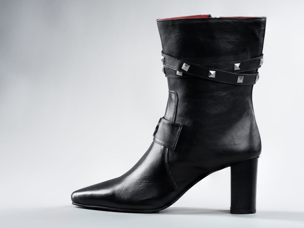 Paris – Black — outside view