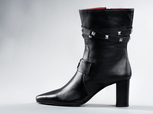 Paris Black
